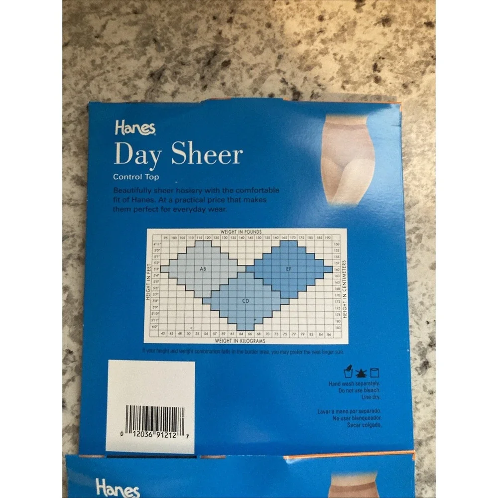 Hanes Day Sheer Control Top Pantyhose Lot Of 2 Little Color & Black Size CD